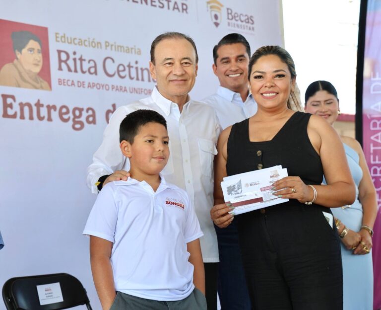 Arranca Gobernador Durazo entrega de becas Rita Cetina para alumnas y alumnos de primarias públicas