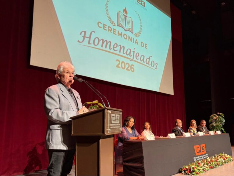 Gobierno de Sonora reconoce a personal docente de Cobach por 30, 25, 20 y 15 años de servicio