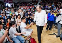Avanza Sonora en educación: entrega Gobernador Durazo más de 4 mil becas a estudiantes de primaria