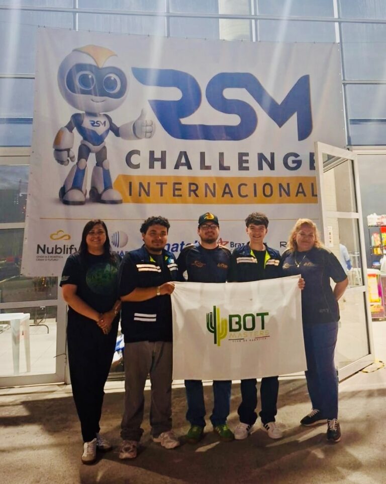 Participan estudiantes sonorenses en torneo internacional de robótica en Brasil: Universidad Tecnológica de SLRC