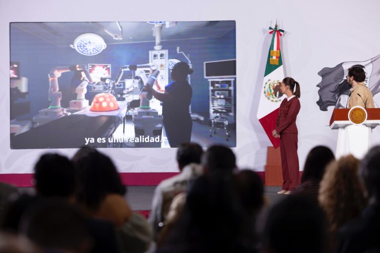 Gobierno de México innova y transforma la atención a la salud en el IMSS, ISSSTE e IMSS Bienestar con equipos modernos: Presidenta Claudia Sheinbaum