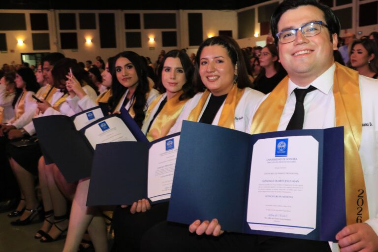 Egresa XXII Generación de Licenciados en Medicina de la Universidad de Sonora