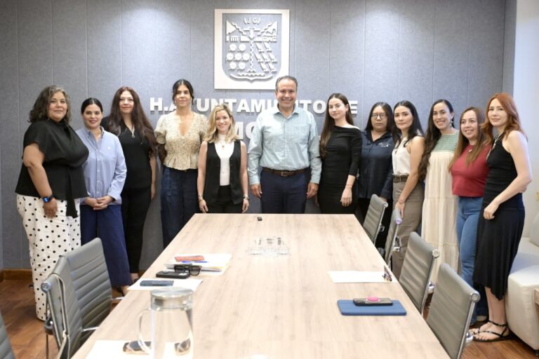 Impulsa Toño Astiazarán talento artístico de mujeres hermosillenses a través de Creartística