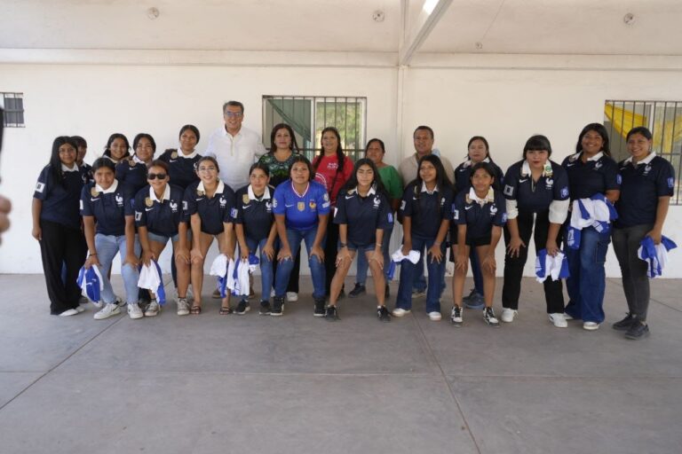Ramón Flores fortalece el deporte y la sana convivencia con nueva entrega de uniformes deportivos