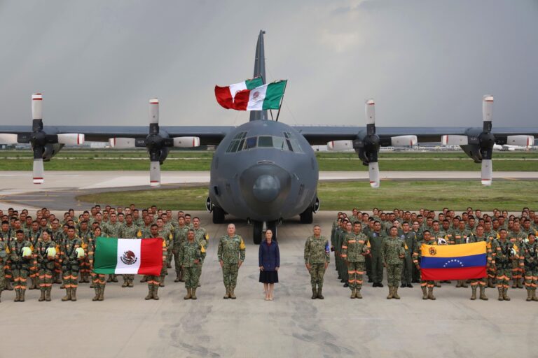 Esa es la esencia del pueblo de México, no dejar a nadie atrás: Presidenta Claudia Sheinbaum reconoce al agrupamiento «Yumare» que brindó apoyo a Venezuela por terremotos