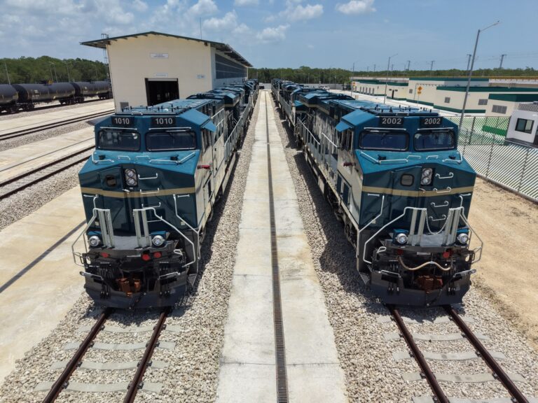 Presidenta Claudia Sheinbaum anuncia la llegada de las primeras 12 locomotoras del Tren Maya de carga; se inaugura en 2027