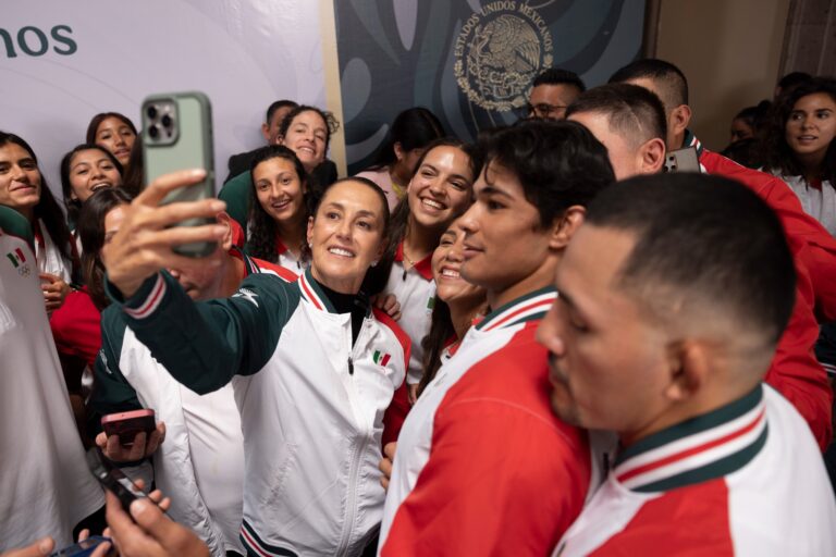 Presidenta Claudia Sheinbaum abandera a la delegación mexicana que participará en los XXV juegos Centroamericanos y del Caribe Santo Domingo 2026
