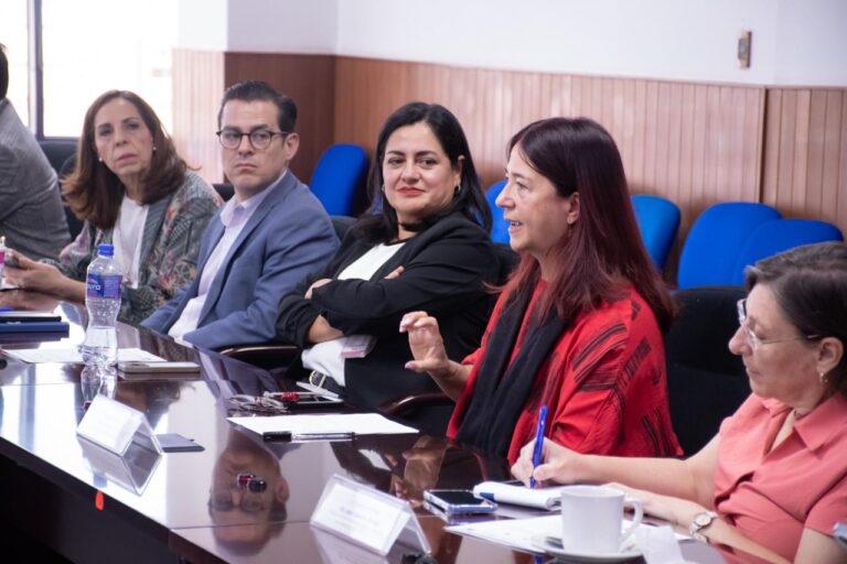 Secihti y CCE establecen diálogo permanente,impulsarán IA, tecnologías en agroalimentos,salud y semiconductores