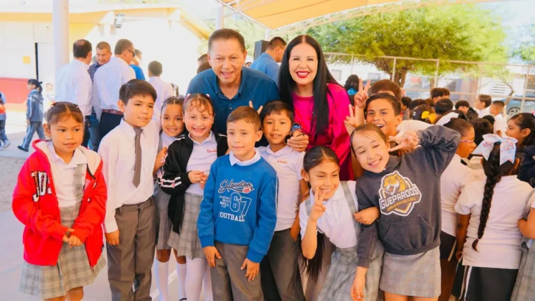 Acerca alcalde Iván Sandoval aprendizaje y diversión a la niñez con “Educando con el Corazón”